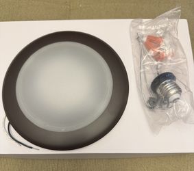 5/6 inch LED disco light.  Luz disco LED de 5/6 pulgadas.