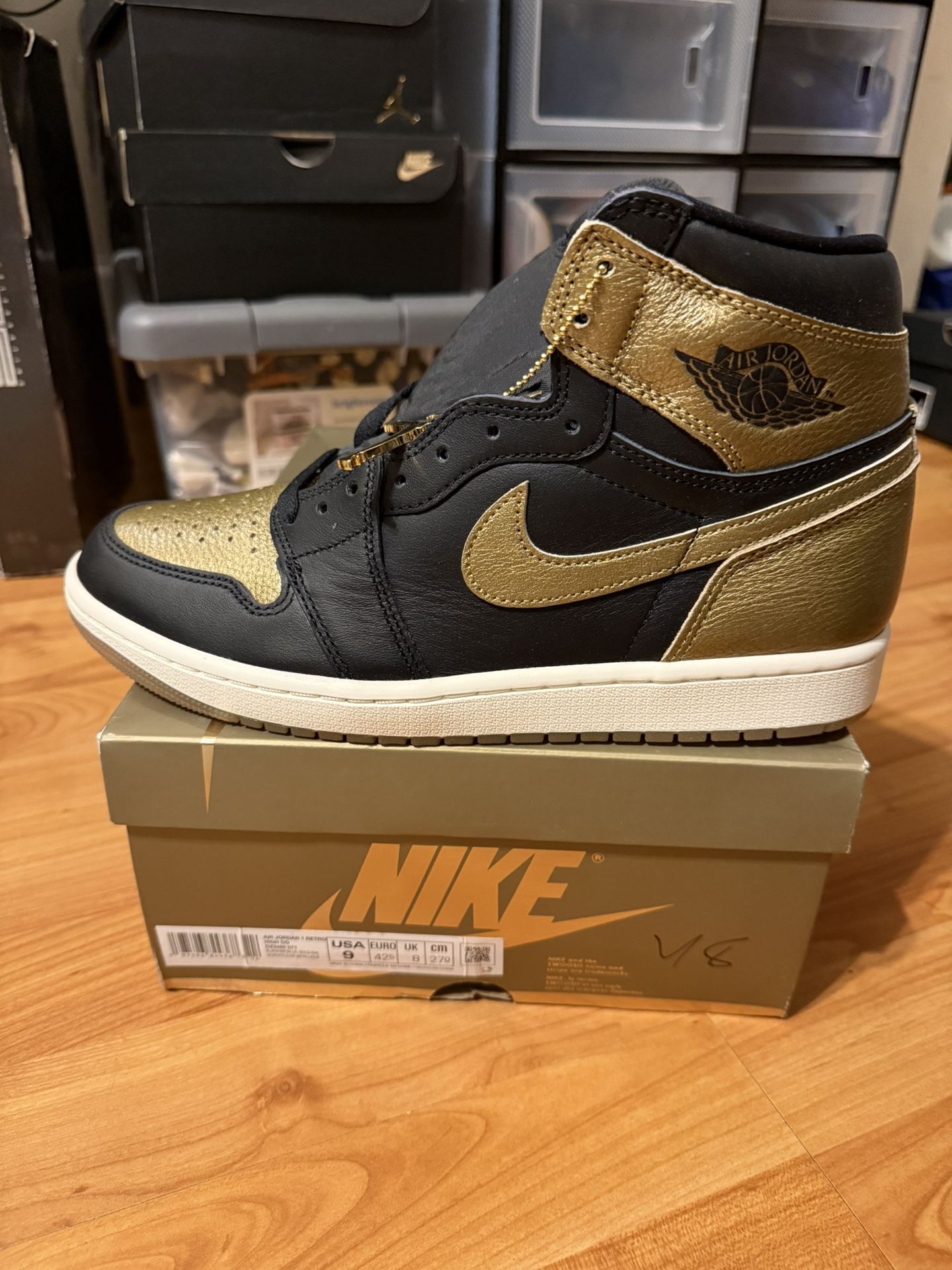 Jordan 1 Retro High OG “Black Metallic Gold” Mens Size 9