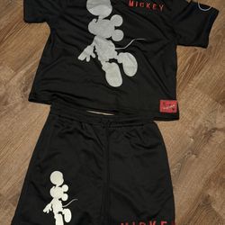 SIZE L Disney Outfit Used For Couple Hours Asking 100