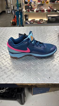 Tennis Shoe