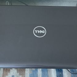 Laptop Dell Inspiron Model P32E - Big 17” Screen