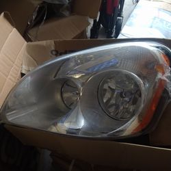 Freightliner Cascadia Driver Side Headlight