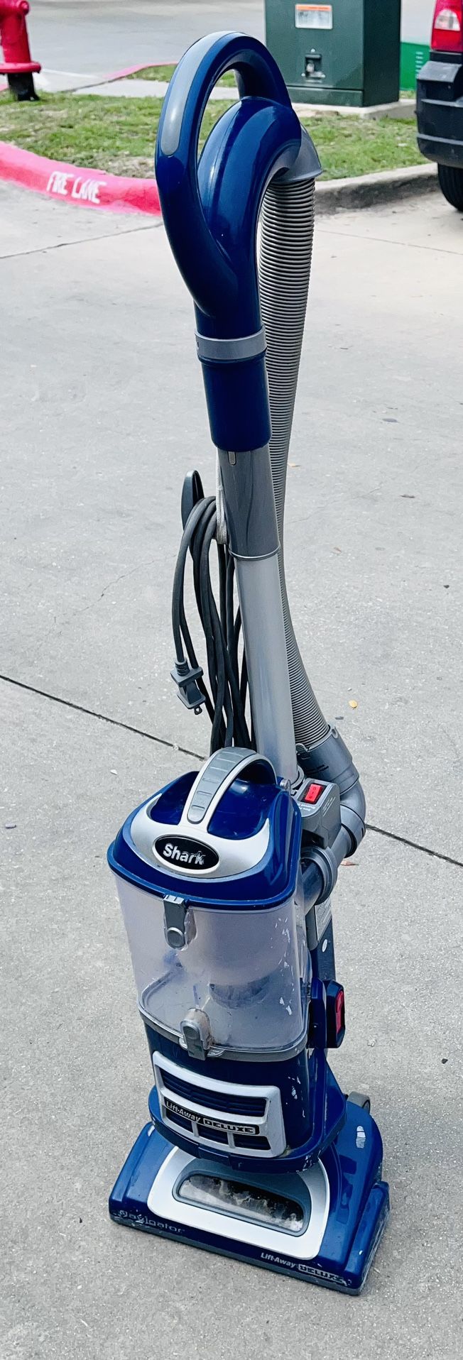 Shark Navigator LiftAway Deluxe Upright Vacuum Blue NV360! JUST GOT