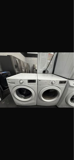 LG Washer And Dryer Set / Lavadora y Secadora