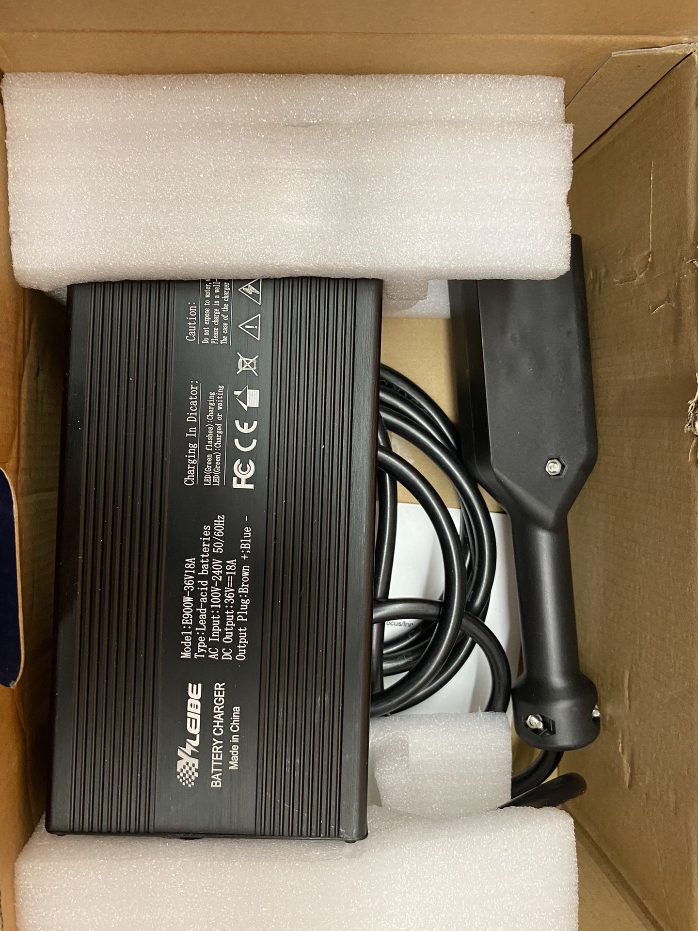 YILEIDE E900W Seris 36V18A Golf Cart Battery Charger.   #(224)