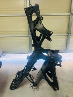 Yamaha R6s  08  frame , swing arm and sub frame