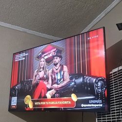 Samsung Smart TV 55 Inch  Good Conditions 2022 Año) bendo TV Con Vase De Pared No Free ,