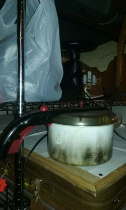 Pan for making popcorn