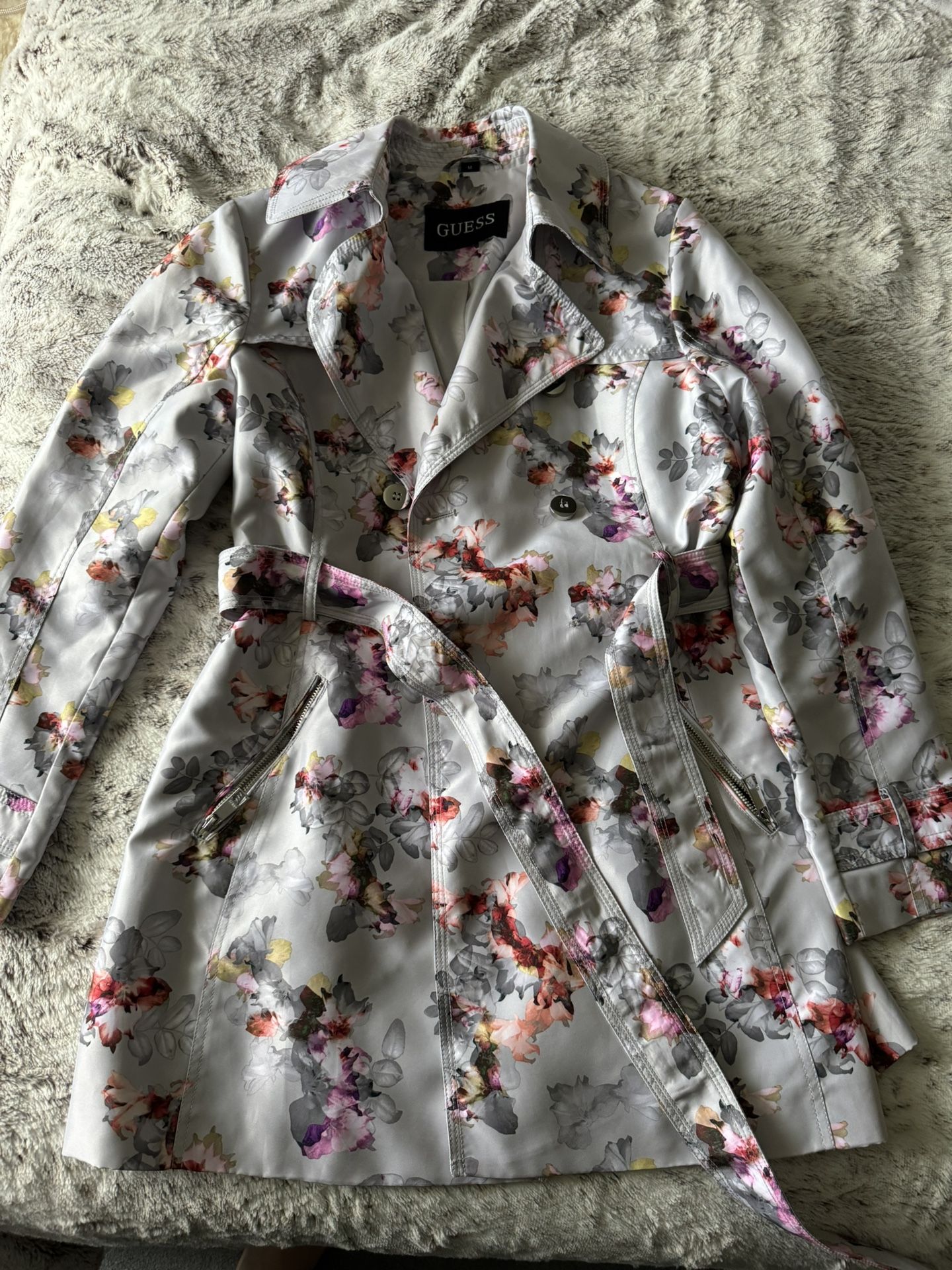 Woman’s Raincoat Medium