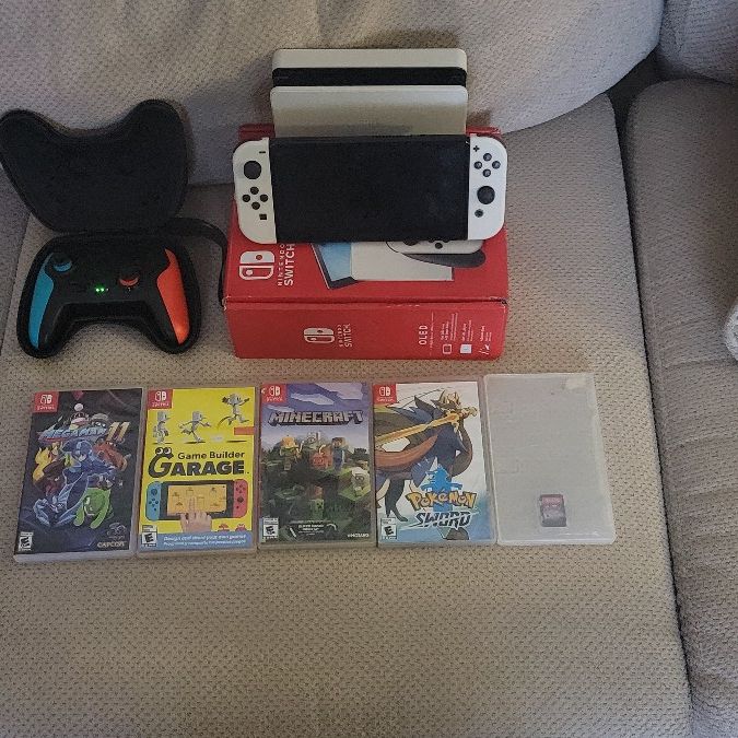 Nintendo Switch OLED, 5 Games Included And Pro Controller Added