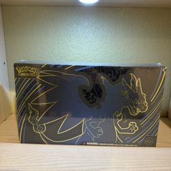 Charizard UPC – Pokémon Ultra Premium Collection – Factory Sealed