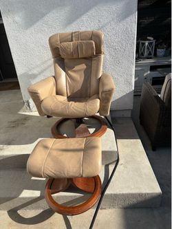 Scandinavian-style reclining chair