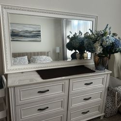 dresser mirror 