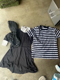 Duo costume Wednesday and pugsly costume