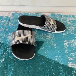 NIKE 862693-001 Black White Slide On Womens Sandals Size 8