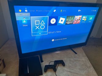 PS4 with 2 controllers