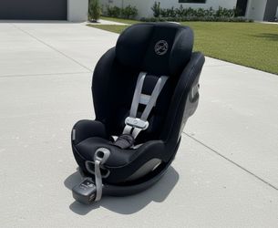 Cybex Sirona S Convertible Kid’s Baby Car Seat! Good condition! Retails $699.95