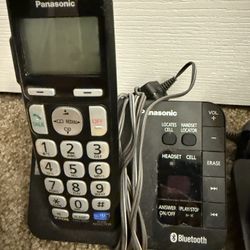 Wireless phone system with answering machine