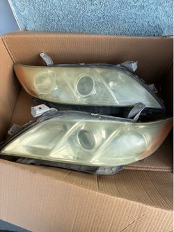 2007 Toyota Camry headlights