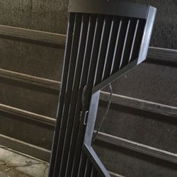 Stromberg Carlson Louvered r v tailgate with camera