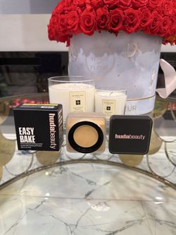 HUDA BEAUTY Easy Bake Blurring Setting Powder FIRM PRICE 💕