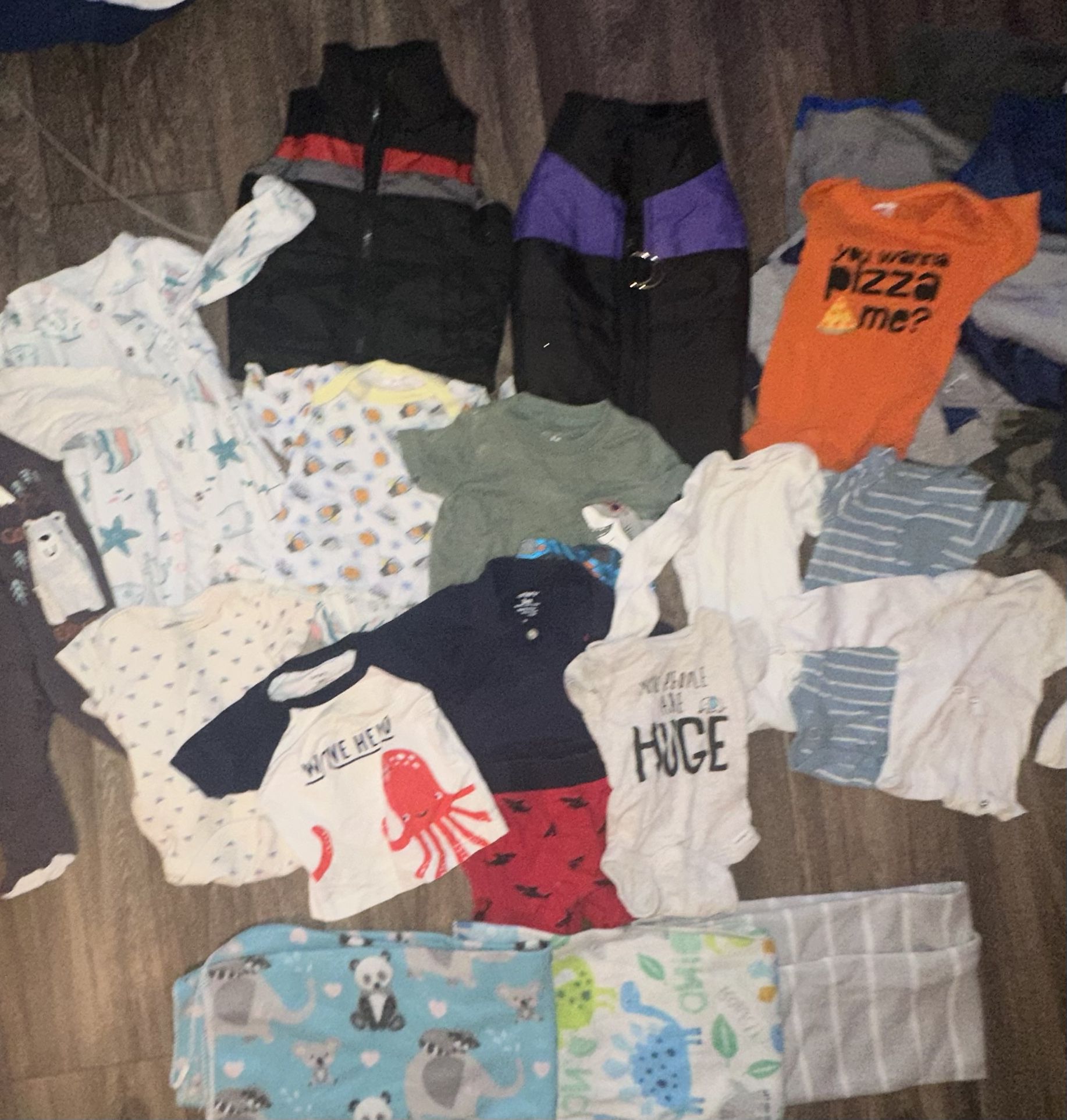 19 pcs- preowned variety of boys clothes from 0-3 months to 12 months all in good condition . carter Cambridge , gerber etc. the vests are the 12 mont