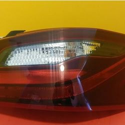 2016 2017 NISSAN ALTIMA Right Passenger Side Tail Light OEM USED AUTO PARTS
