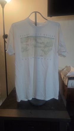 Brandnew -(Large) White Frank Lloyd Wright Fallingwater graphic tee