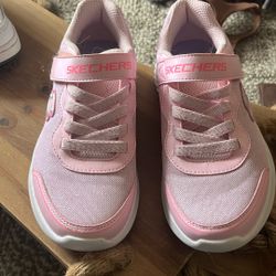 Sketchers Sneakers 