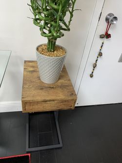 Antique Nutmeg 1 drawer and power strip accent table