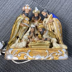 Baby Jesus, Joseph , Mary And Wise Men Navitity Scene Lights Up