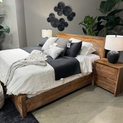Brown Queen Panel Bed, Dresser and Nightstand 3-piece Bedroom Set / sheesham wood