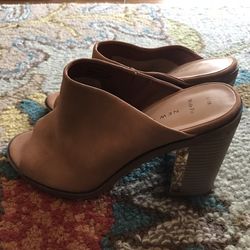 NWOT Tan Mules