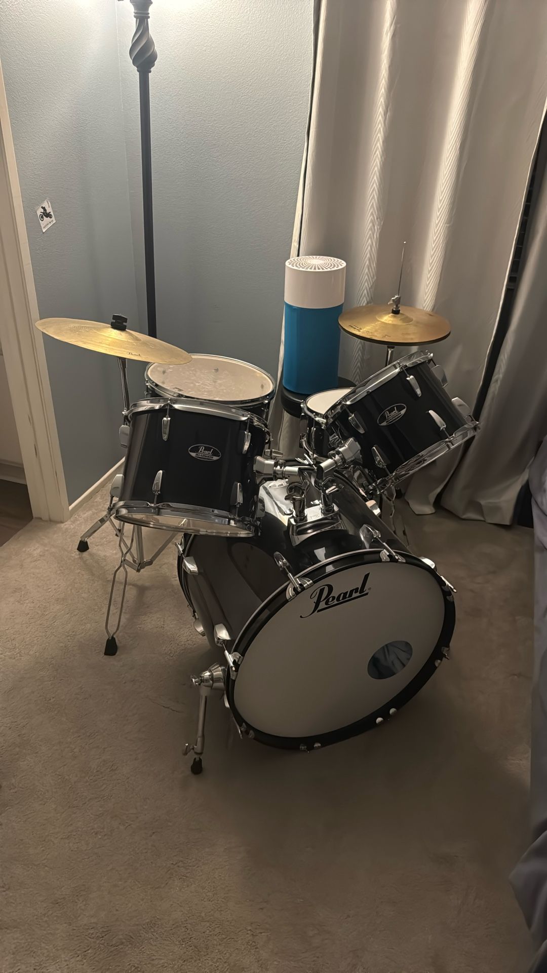 Pearl 7 Pieces Drum Set