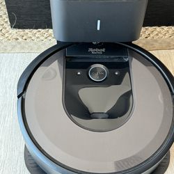 I robot Roomba I7+