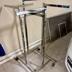 4 Arm Retail Store Clothing Rack