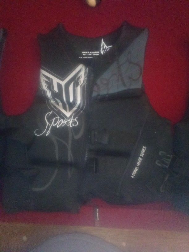 4 Brand New Ho Sports Life Jackets