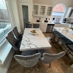 7 Piece Modern Dining Table Fairly New