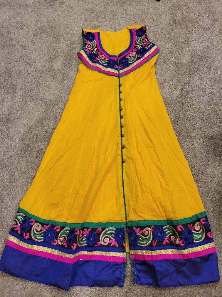 Traditional Indian Dress COSTUME w Embroidered Large.