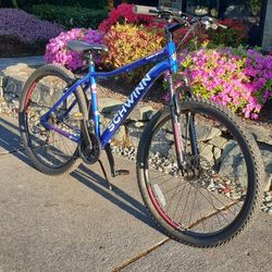 27.5" Schwinn Mountain bike 