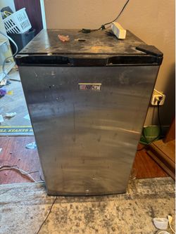 Mini fridge