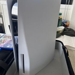 PS5 comes with 2 Controllers, Headphones, And 3 Games