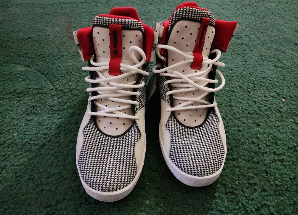 Adidas Crestwood Mids Womems Basketball shoes