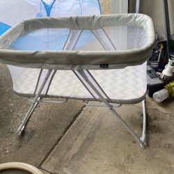 Mini Class Rocking Bassinet
