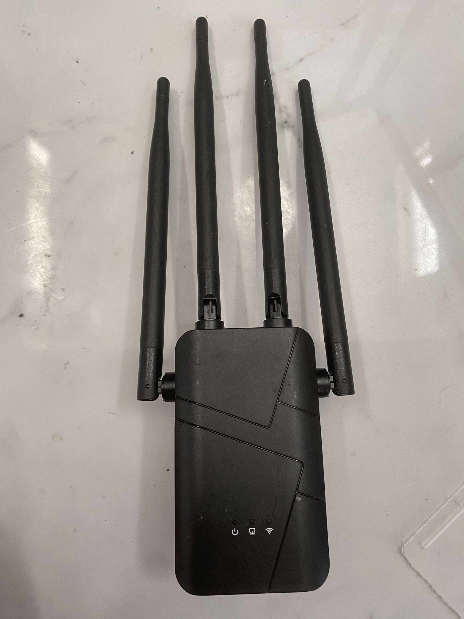 WiFi Extender Model CF-WR304S New Open Box