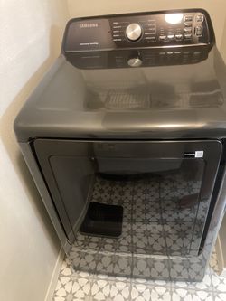 Samsung 7.4-cu ft Vented Electric Dryer ( Brushed Black ) - $400