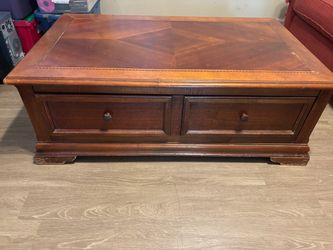 Wooden Coffee Table with Pull-Out Storage Drawer