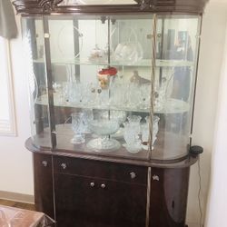CHINA CABINET/ VITRINA