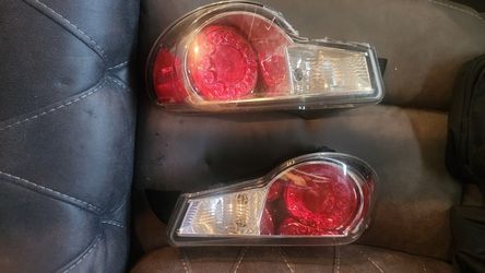 Toyota GT86 or Subaru BRZ ZC6 Headlights - Left & Right - 1 is cracked, but still works