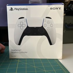 PS5 DUALSENSE WIRELESS CONTROLLER